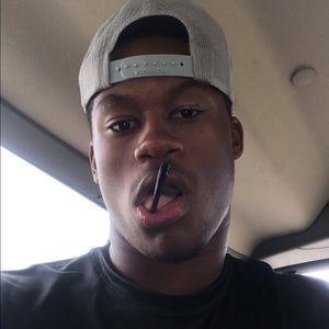 Meet your Posher, Kavares